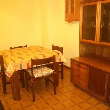 דירה Apartment *